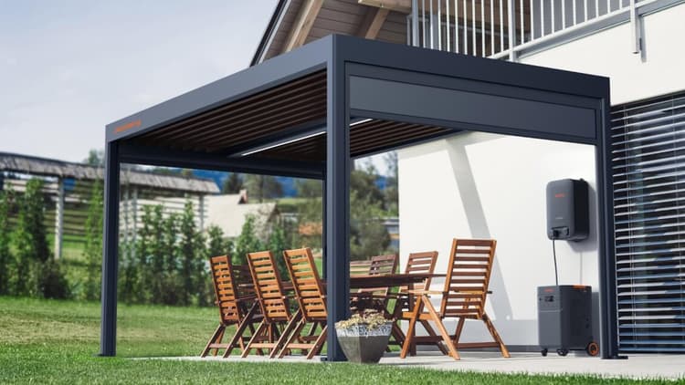 Neuheit von der CES 2026: Jackery stellt Solar-Pergola mit 2000 Watt vor