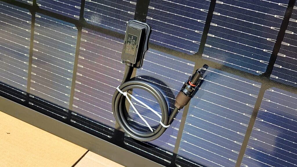 Balkonkraftwerk installieren MC4-Solarkabel im Detail