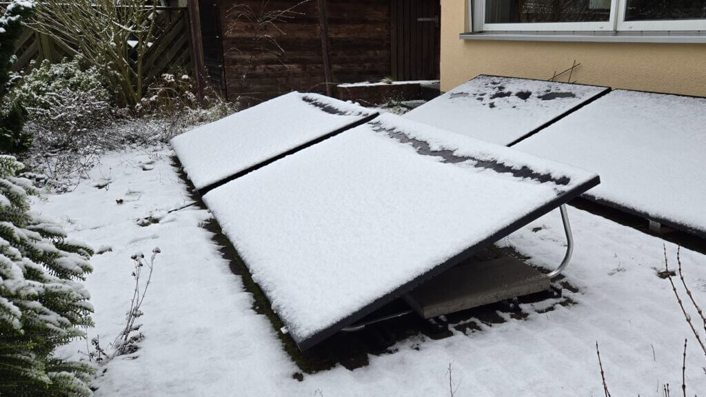 Balkonkraftwerk Ertrag im Winter mit Schnee