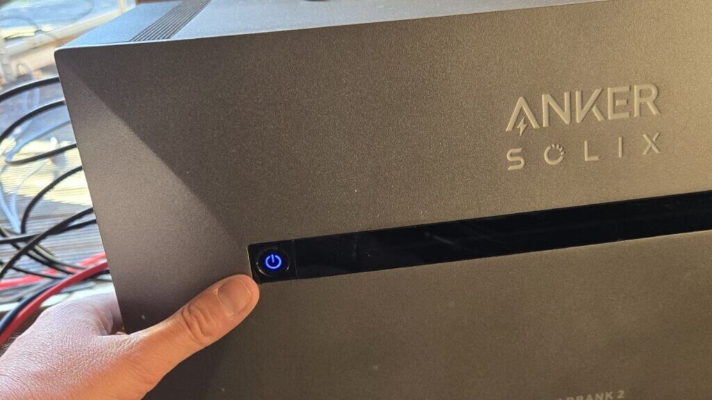 Anker Solarbank 2 Pro Test Powerbutton