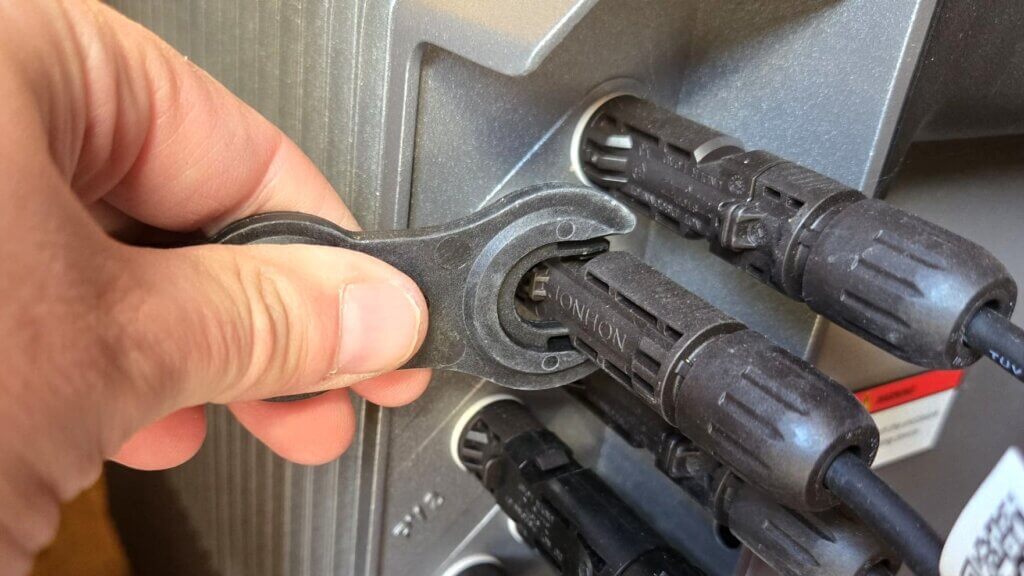 Anker Solarbank 2 Pro Test MC4 Werkzeug