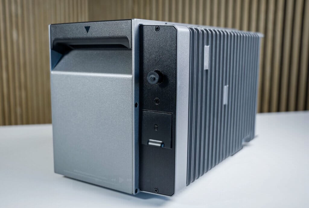 Anker Solix Solarbank 3 E2700 Pro Notstrom Steckdose