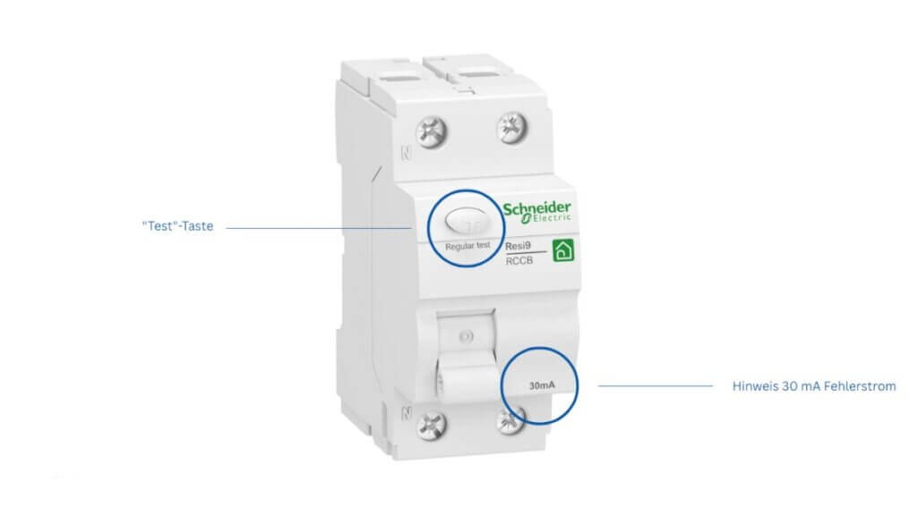 Ein weißer FI-Schalter mit hervorgehobenen Schaltern und Beschriftungen. (Bild: Schneider Electric)